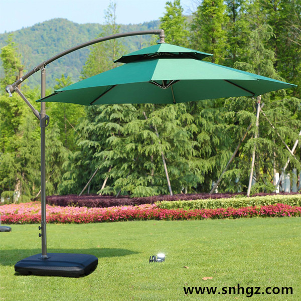 户外桌椅带太阳伞