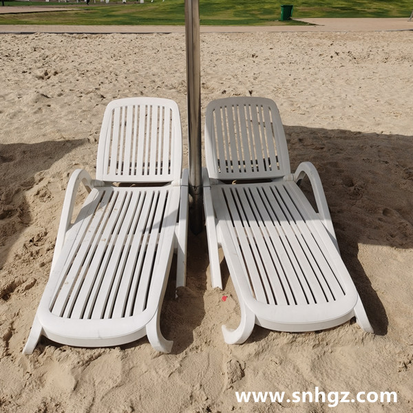 海边沙滩椅