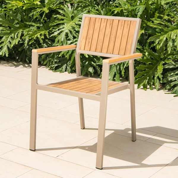 铝合金和塑木户外桌椅哪个更耐用